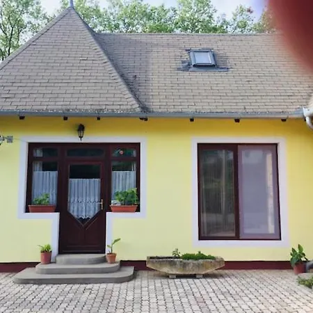 Erika Apartment Balatonbereny